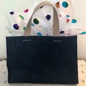 Super cute denim tote by Amanda Smith. 💗